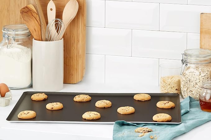 De Buyer Choc Non-Stick Aluminium Coated Baking Tray with Rolled Edges, Aluminium, Black, GN 1/1 (32,5 x 53 cm) - Image 6