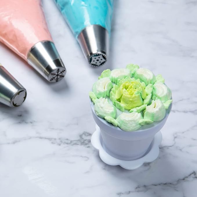 Restaurantware-Russian Piping Tip, 1 Petal Cake Decor Piping Tip - #36, Corrosion-Resistant, Stainless Steel Decorating Tip For Frosting, Dishwashable, Decorate Cupcakes, Cakes, or Cookies
