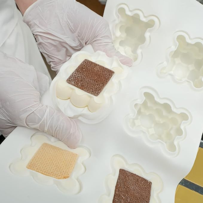 Restaurantware Pastry Tek Silicone Bubble Cube Baking Mold - 6-Compartment - 10 count box