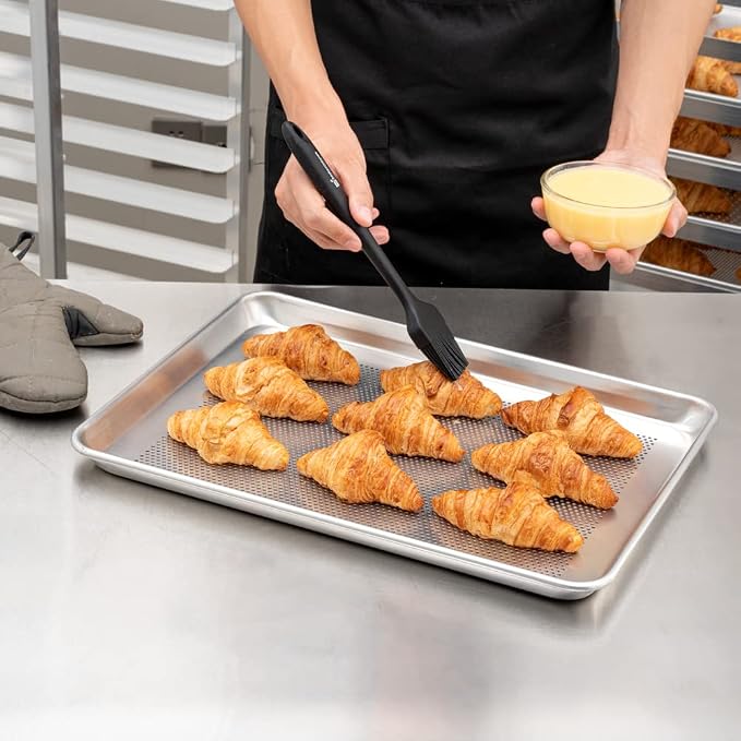 Restaurantware Met Lux 18 x 13 x 1 Inch Baking Sheet Pan 1 Perforated High Temp Baking Sheet - Half-Size Freezable Silver Aluminum Potato Chip Baking Tray Dishwasher-Friendly - Image 5