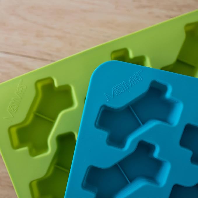 Messy Mutts Silicone Bake & Freeze Treat Making Mold | 2 Pack | 12 Bone Shaped 1 oz Molds | 9" x 9" Tray | Dishwasher, Freezer, Oven Safe | Blue/Green
