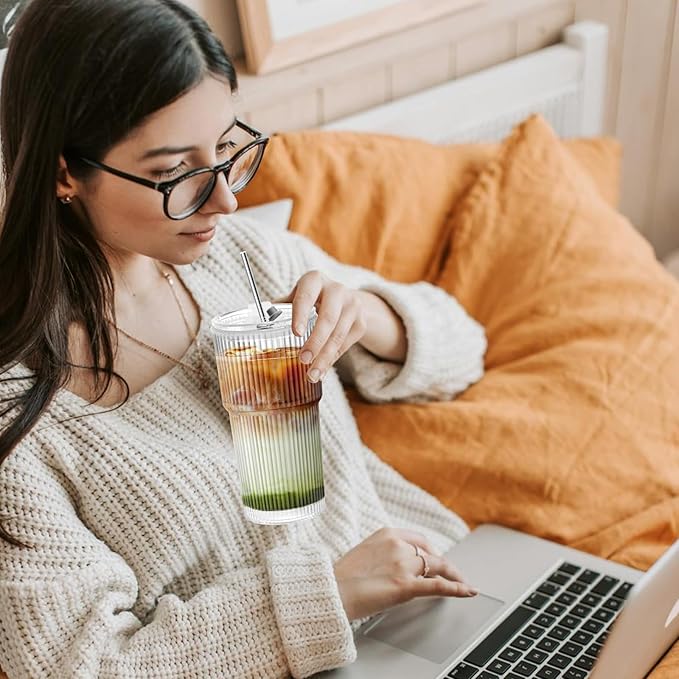 Iced Coffee Cups with Lids and Straws, 20 OZ Glass Tumbler with Straw and Lid, Clear Ribbed Glass Cups Reusable to Go Coffee Tumbler for Matcha, Smoothie, Cocktail,Latte, 4 Pcs