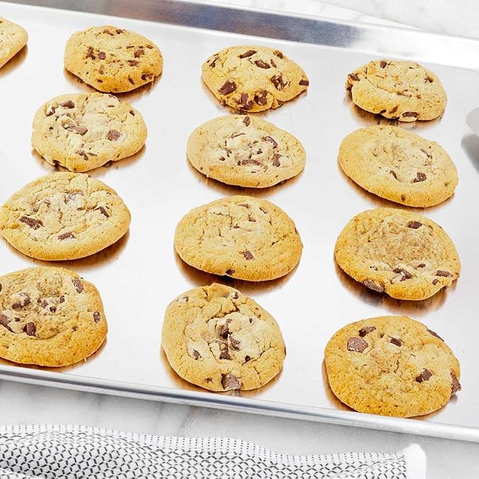 Restaurantware Met Lux 18 x 26 Inch Full Size Baking Sheet 1 Heavy-Duty Cookie Sheet - Evenly Bakes Treats Make Pastries Pizzas or Cookies Aluminum Sheet Pan For Commercial or Home Use - Image 3