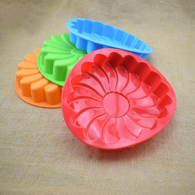 PRETYZOOM Flower-shaped Silicone Cake Pan Large Baking Mold Non-stick Baking Pan for Cheesecake Cornbread Random - Image 4