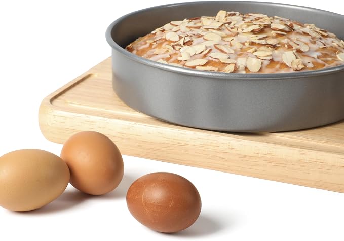Calphalon Titan Round Cake Pan, 9-Inch Round Baking Mold, Baking Pan Round, Nonstick Bread Pan, Steel Core PFOA-Free Bakeware for Even Heating, Oven Safe Baking Pan for Cakes, Brownies - Image 3