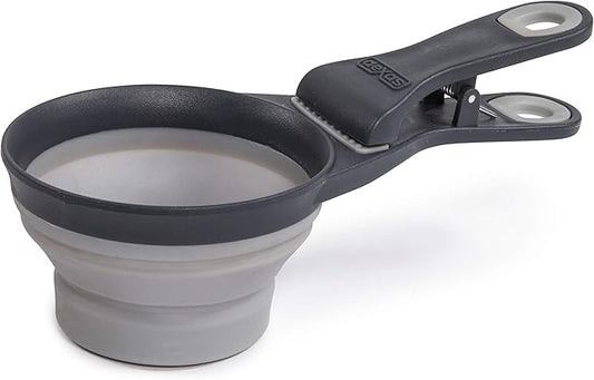 Dexas Pets Collapsible KlipScoop Collapsible Dry Dog Food Scoop and Dog Food Bag Clip, 1 Cup Capacity, Light Gray (PW660432429)