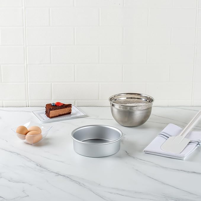 Restaurantware Aluminum Straight-Sided Cake Pan - Pack of 1 - Met Lux 6 x 2 Inches Round Baking Tin, Greaseproof, Even-Heating, Freezable - Anodized Aluminum Round Cake Pan Ideal For Baking - Image 3
