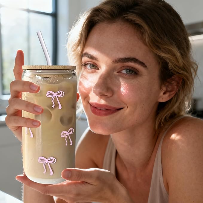 Glass Tumbler – With Straw and Lid, 500ml Bow Cup, Borosilicate Glass, Spill Resistant Lid Design, Reusable Straw Included, Easy Grip Handle | Iced coffee, tea, smoothies, cold beverage