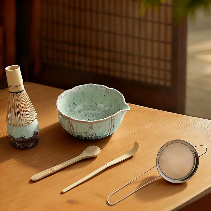 Matcha Whisk Set, 8 Pcs Matcha Kit with Bowl and Whisk Holder, Ceramic Japanese Complete Macha Starter Kit for Beginners, Christmas Gift for Macha Lovers（Green）