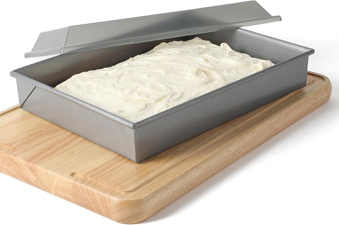Calphalon Titan Bake Pan with Lid, 13 x 9 Inch Cake Pan, Baking Cake Pan, Nonstick 2-Pack Bakeware Set, Aluminized Steel PFOA-Free for Even Heating, Commercial Quality Baking - Image 2