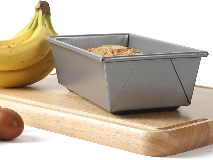 Calphalon Titan Loaf Pan, Baking Bread Pan, 10 x 5 Inch Kitchen Loaf Pan, Professional-grade steel Nonstick Bread Pan PFOA-Free for Even Baking, Bread, Cakes, and Meatloaf Pan - Image 4