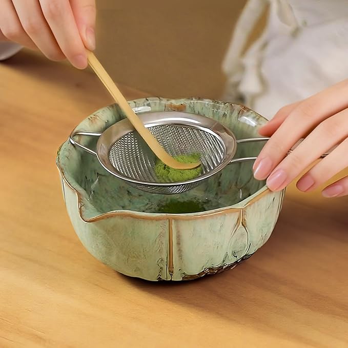 Matcha Whisk Set, 8 Pcs Matcha Kit with Bowl and Whisk Holder, Ceramic Japanese Complete Macha Starter Kit for Beginners, Christmas Gift for Macha Lovers（Green）