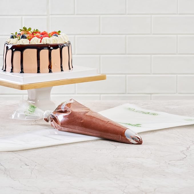 Restaurantware Pastry Tek 21 x 10.2 Inch Piping Bags 100 Disposable Pastry Bags - Sturdy No Slip Clear Plastic Baking Bags To Decorate Cakes For Parties Or Bakeries