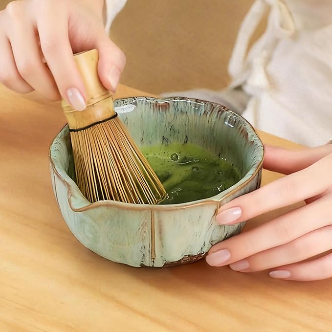 Matcha Whisk Set, 8 Pcs Matcha Kit with Bowl and Whisk Holder, Ceramic Japanese Complete Macha Starter Kit for Beginners, Christmas Gift for Macha Lovers（Green）