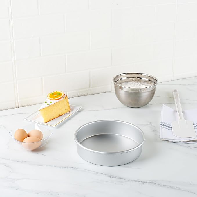 Restaurantware Aluminum Straight-Sided Cake Pan - Pack of 1 - Met Lux 8 x 2 Inches Round Baking Tin, Greaseproof, Even-Heating, Freezable - Anodized Aluminum Round Cake Pan Ideal For Baking - Image 4