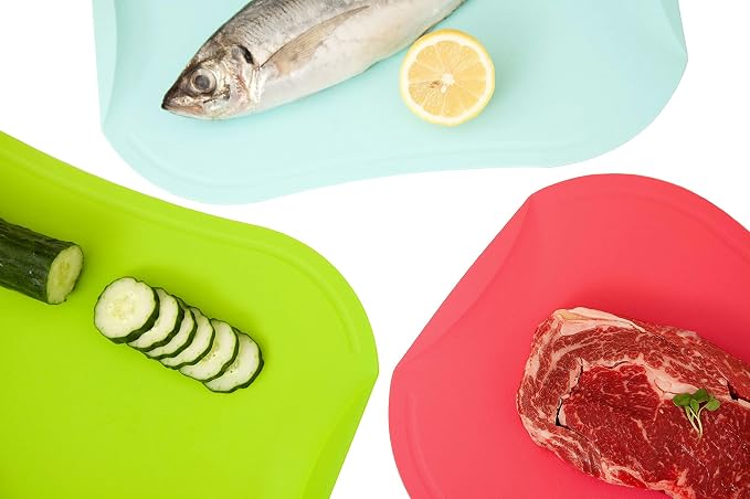 doblé Non-Scratch Flexible Cutting Board for Chopping, Scratch Free Juice Grooves with Easy Grip Handle, Non-Slip Dishwasher Safe for Kitchen (Medium (13.5" x 9.3"), Peach) - Image 9