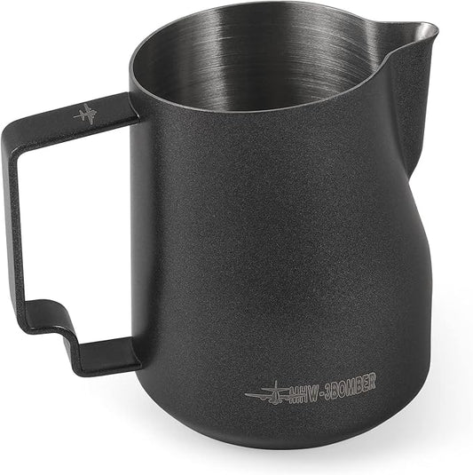 MHW-3BOMBER Milk Frothing Pitcher 450ml/15.2oz Milk Frother Cup Espresso Steaming Pitcher Stainless Steel Milk Frother Cup Barista Latte Art Round Spout Milk Jug P6005MB-OS