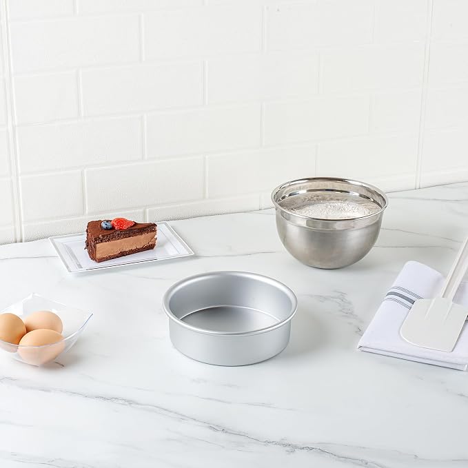 Restaurantware Aluminum Straight-Sided Cake Pan - Pack of 1 - Met Lux 6 x 2 Inches Round Baking Tin, Greaseproof, Even-Heating, Freezable - Anodized Aluminum Round Cake Pan Ideal For Baking - Image 4