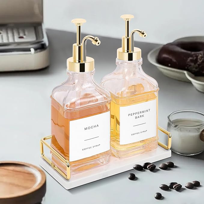 Coffee Syrup Dispenser for Coffee Bar, Clear Glass Syrup Bottles with Pump, Refillable Maple Syrup Storage, Coffee Station Accessories and Organizer, 500ml, Set of 2 + Tray (Gold)