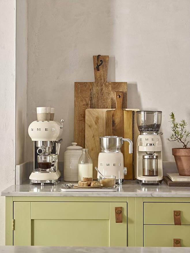 Smeg MFF01CRUS 50's Retro Style Milk Frother - Cream