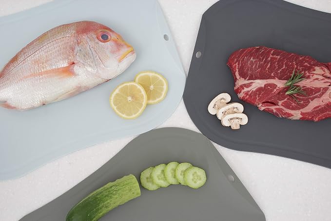 doblé Non-Scratch Flexible Cutting Board for Chopping, Scratch Free Juice Grooves with Easy Grip Handle, Non-Slip Dishwasher Safe for Kitchen (Medium (13.5" x 9.3"), Red) - Image 7