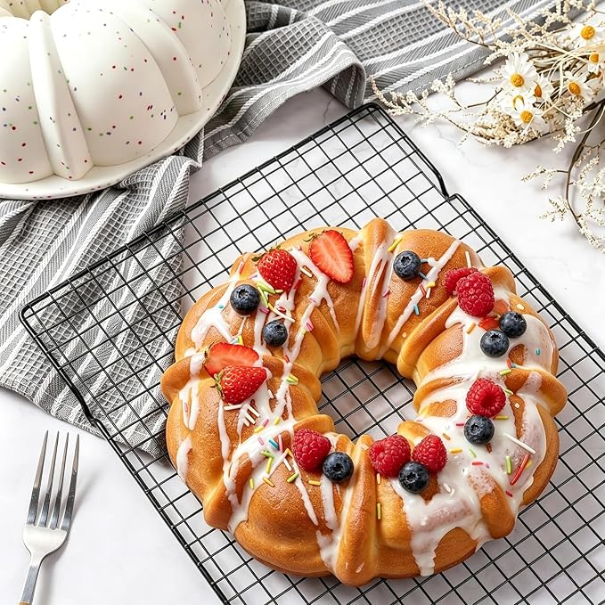 Vinino 9.5 Inch Fluted Tube Cake Pan with Metal Frame, 1 Pack | Classic Pound Cake Mold for Homemade Baking, Perfect for Bread, Jello, Gelatin & Flan, Nonstick Surface for Easy Release - Image 3