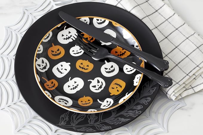 Oneida Vintro Halloween 4-Piece Accent Plates, Appetizer Plate Set for 4 | porcelain, hand wash recommended | also great as a halloween dessert plate for salad or bread, microwave safe - Image 3