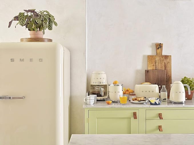 Smeg 50's Retro Style Aesthetic Drip Coffee Machine with 10 Cup Glass Carafe, Auto Start Feature, Keep Warm Plate, and Two Coffee Strength Settings (Cream) - Image 7