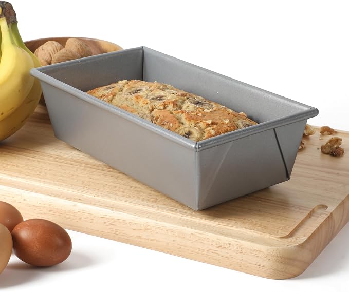 Calphalon Titan Loaf Pan, Baking Bread Pan, 10 x 5 Inch Kitchen Loaf Pan, Professional-grade steel Nonstick Bread Pan PFOA-Free for Even Baking, Bread, Cakes, and Meatloaf Pan - Image 3