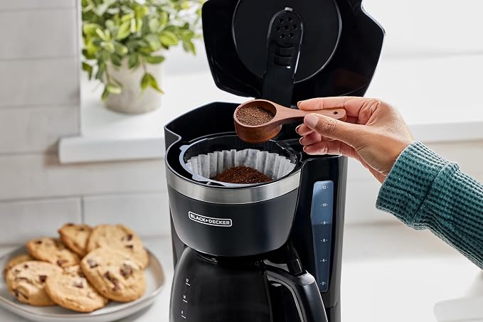 BLACK+DECKER 12-Cup Drip Coffee Maker with Vortex Brewing - Image 11