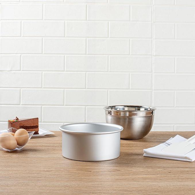 Restaurantware-Met Lux 6 x 3 Inch Straight-Sided Baking Tins, 12 Round Cake Pans - Oven-Ready, Freezable, Anodized Aluminum Round Baking Pans, Greaseproof, For Layer Birthday Cakes - Image 6