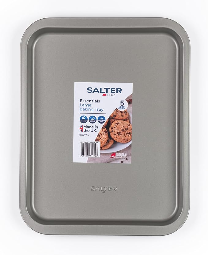 Salter Essentials 41 cm Baking Tray – Non-Stick Coating, Rectangular Oven Sheet, Dishwasher Safe, Easy to Clean, Made in The UK, Durable Chip/Cookie Tray, Lightweight, PFOA-Free, BW13667 | Carbon Steel Construction, PFOA-Free Coating, Dishwasher Safe, ... - Image 9