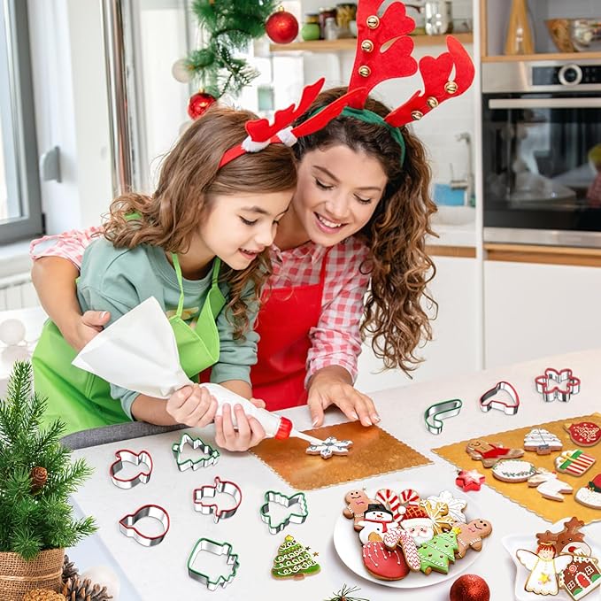 Roberly Christmas Cookie Cutters Set, 16Pcs Stainless Steel Holiday Cookie Molds with Comfort Grip for Baking Xmas Party Supplies Santa Face, Gingerbread Man, Christmas Tree, Bell, Gloves, Socks, etc