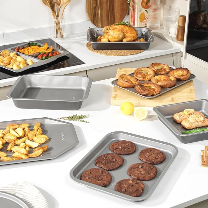 Salter Essentials Roasting Tray Set, 3 Piece Carbon Steel, 31/35/39 Cm | Non-Stick Coating, PFOA-Free, Dishwasher Safe, Stackable Nesting Design, Even Heat Distribution, Made In The UK - Image 4