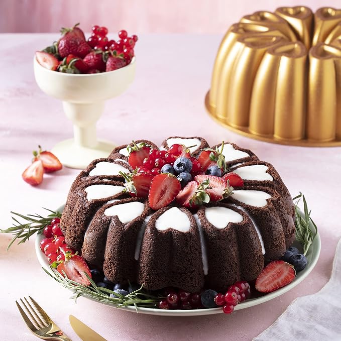 Heart Shape Aluminum Cake Pan, Titanium Coating, Non-Stick, 12 Cups, Heavy Duty, Gifts for Mom, Molded Cake Pan, 10 Inch Baking Mold, Cast Aluminum Fluted Tube Pan, Easy to Clean (Gold) - Image 3